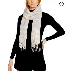 Steve Madden women’s plaid Scarf